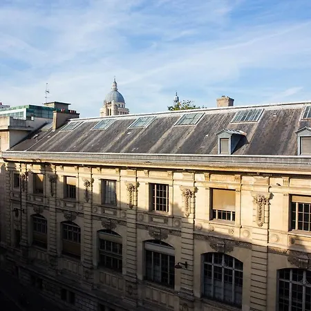 Modern Apartment With View On Paris Roofs Appartamento *